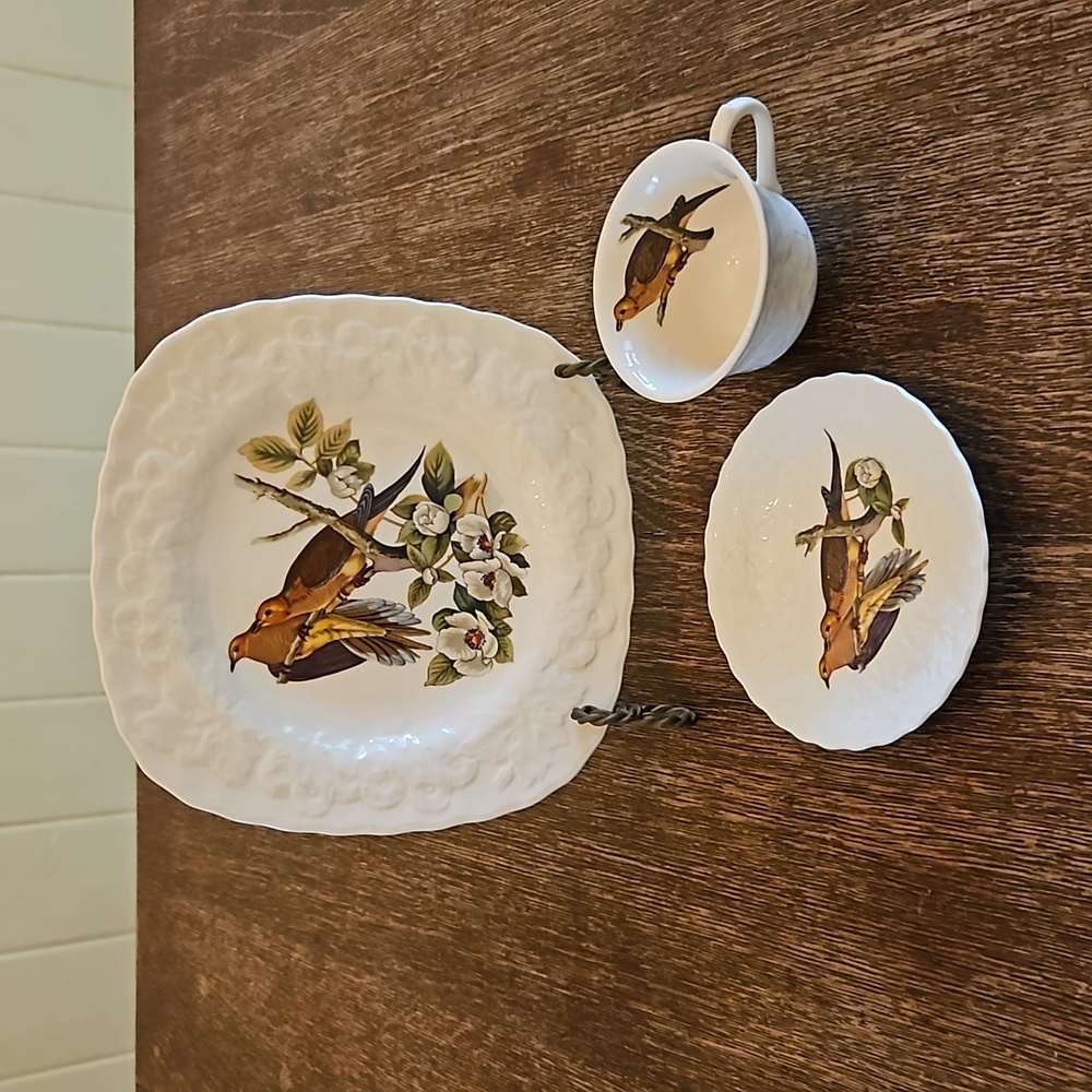 Alfred Meakin England Carolina Dove #17 Square Luncheon Plate, Cup and Saucer